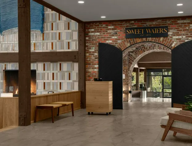 Valley River Inn hotel detail image 3