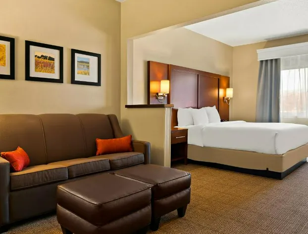 Comfort Suites Saginaw hotel detail image 2