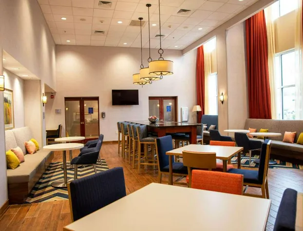 Hampton Inn & Suites Jacksonville hotel detail image 4