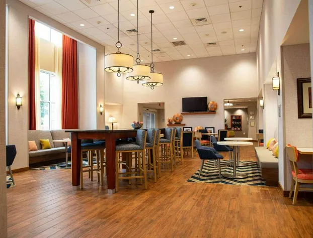 Hampton Inn & Suites Jacksonville hotel detail image 3