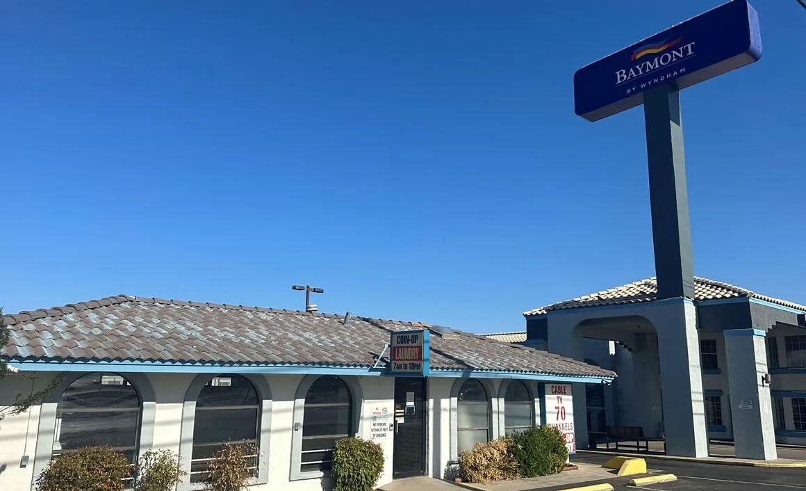 Baymont by Wyndham Kingman hotel hero