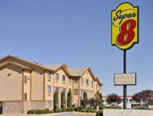 Super 8 by Wyndham Kingman hotel detail image 3