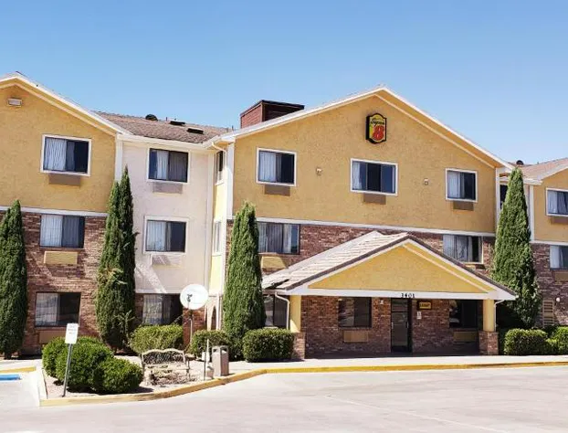 Super 8 by Wyndham Kingman hotel detail image 1