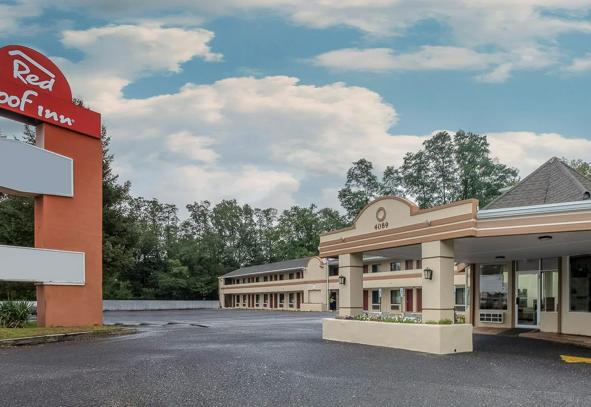 Red Roof Inn Freehold hotel hero