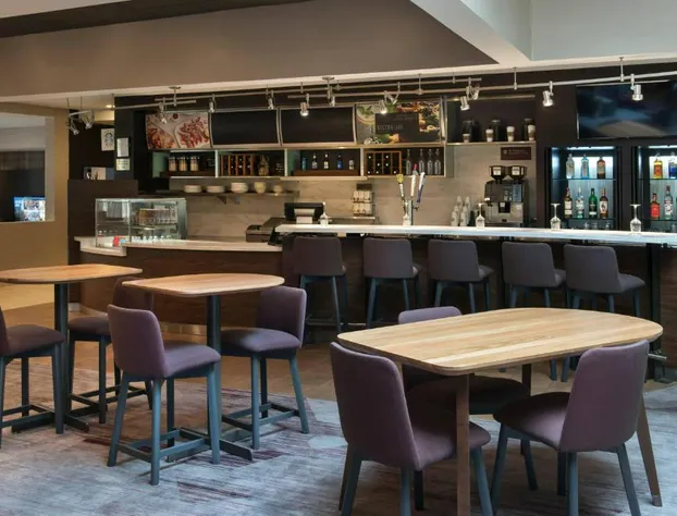 Courtyard by Marriott Lincroft Red Bank hotel detail image 4