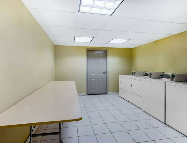 La Quinta Inn by Wyndham West Long Branch/NJ Shore Area hotel detail image 3