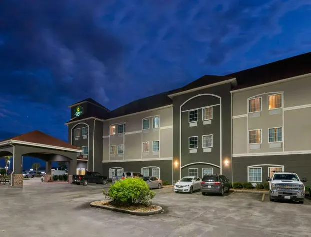La Quinta Inn & Suites by Wyndham Broussard - Lafayette Area hotel detail image 1