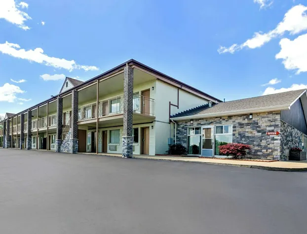 Econo Lodge hotel detail image 4