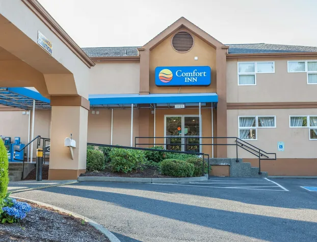 Comfort Inn On the Bay hotel detail image 1