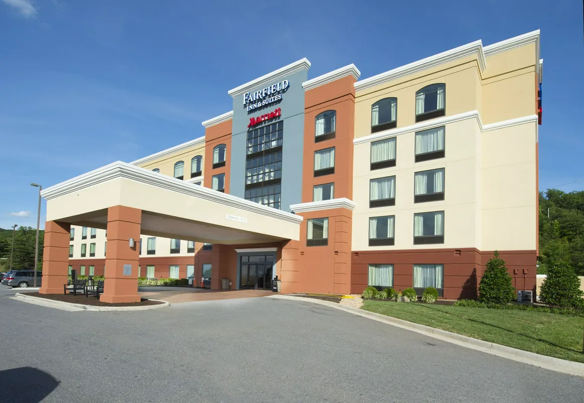 Fairfield Inn & Suites Lynchburg Liberty University hotel hero
