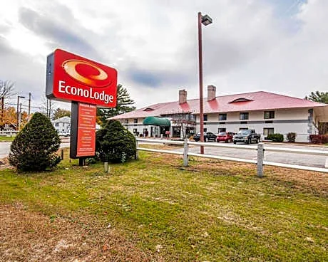 Econo Lodge Near Plymouth State University hotel hero