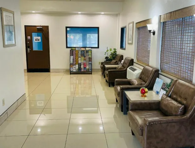 Super 8 by Wyndham Lacey Olympia Area hotel detail image 1