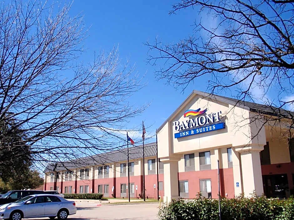 Baymont by Wyndham Lewisville hotel hero