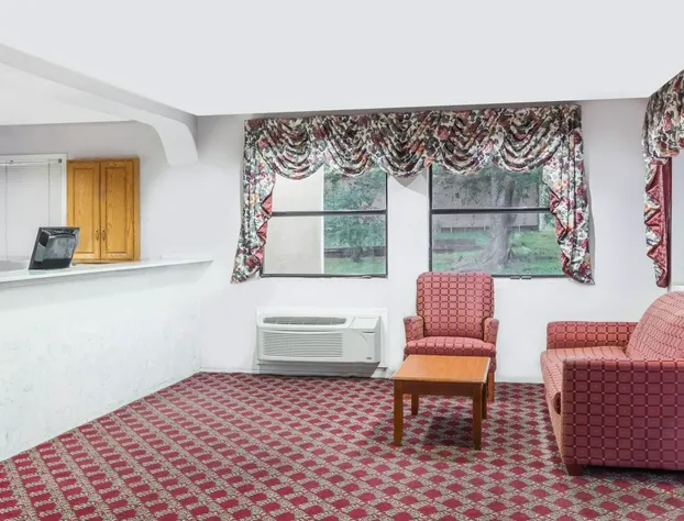 Deluxe Inn Denton hotel detail image 1