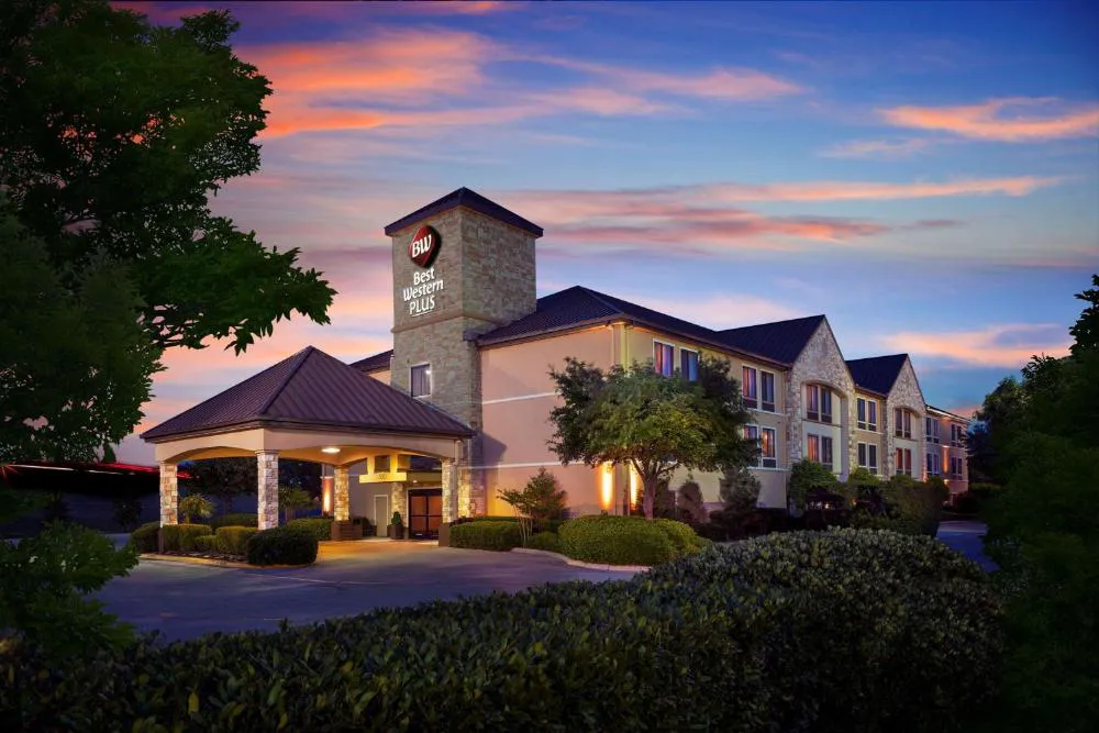 Best Western Plus Lewisville Flower Mound hotel hero
