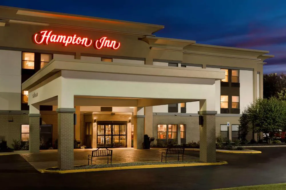 Hampton Inn Battle Creek hotel hero