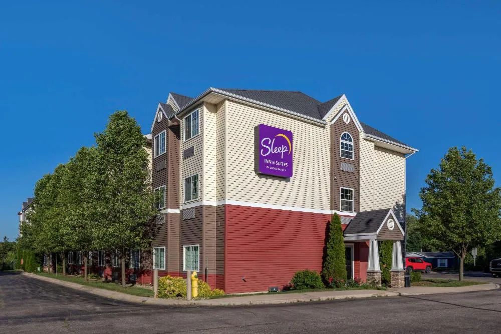 Sleep Inn & Suites hotel hero