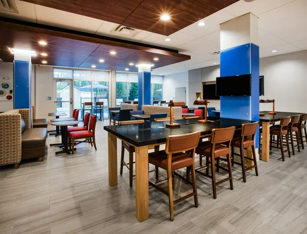 Holiday Inn Express Hotel & Suites Boston-Marlboro by IHG hotel detail image 3