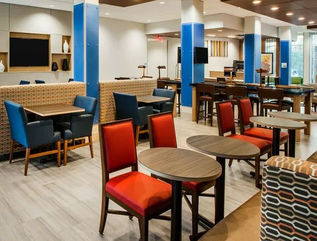 Holiday Inn Express Hotel & Suites Boston-Marlboro by IHG hotel detail image 4