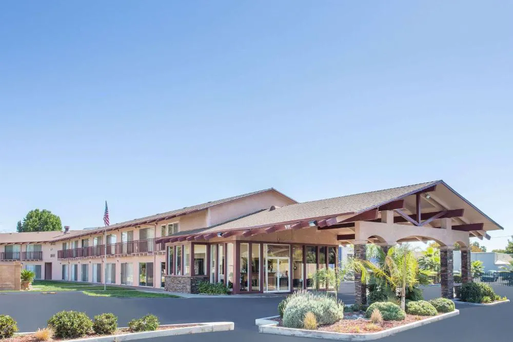 Days Inn by Wyndham Modesto hotel hero