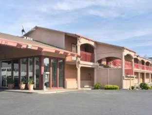 Days Inn by Wyndham Modesto hotel detail image 1