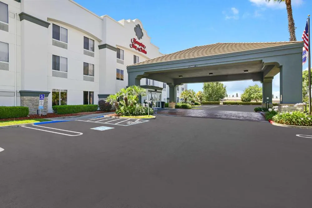 Hampton Inn & Suites Modesto-Salida hotel hero