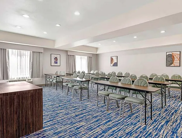 Country Inn & Suites by Radisson, Modesto/Salida hotel detail image 3