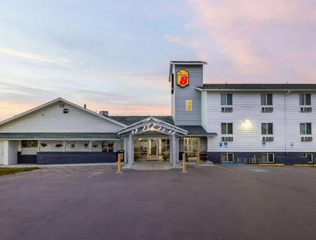 Super 8 by Wyndham Belgrade/Bozeman Airport hotel detail image 2