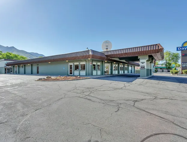 Days Inn by Wyndham Ogden hotel detail image 1