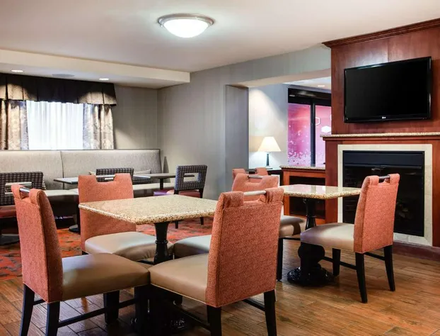 Hampton Inn Dubuque hotel detail image 2
