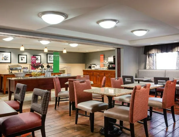 Hampton Inn Dubuque hotel detail image 4