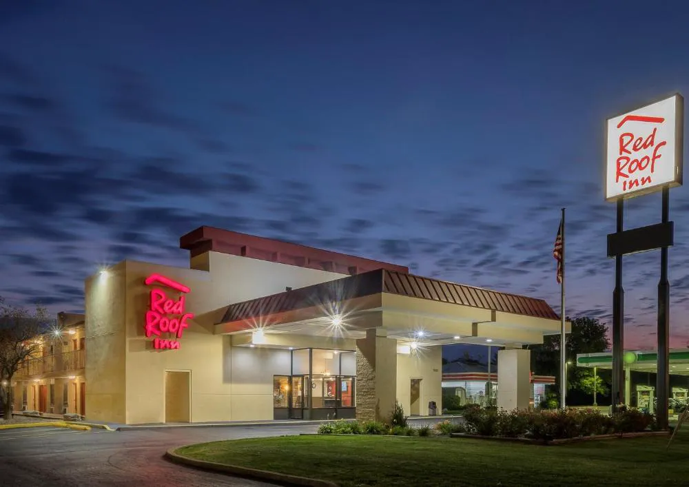 Red Roof Inn Bloomington - Normal/ University hotel hero