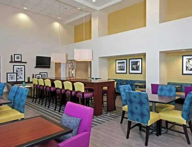 Hampton Inn & Suites Bloomington - Normal hotel detail image 3