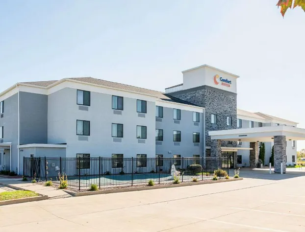 Comfort Suites Bloomington I-55 and I-74 hotel detail image 4