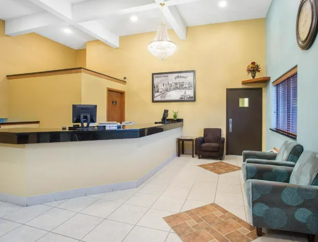 Super 8 by Wyndham Normal Bloomington hotel detail image 2