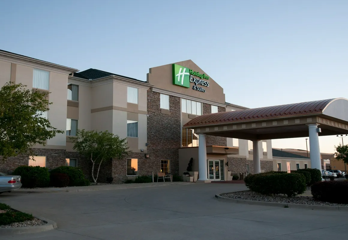 Holiday Inn Express & Suites Bloomington - Normal by IHG hotel hero