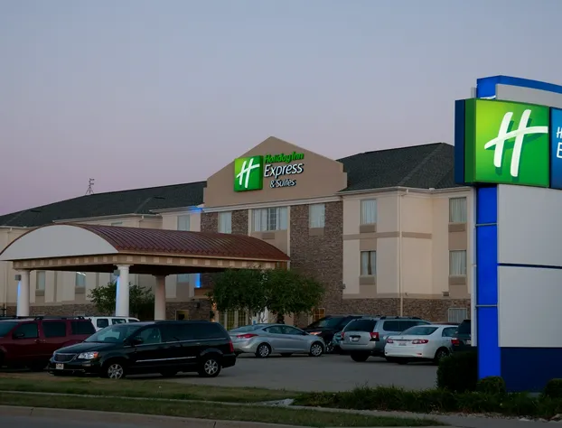 Holiday Inn Express & Suites Bloomington - Normal by IHG hotel detail image 1