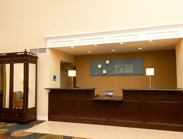 Holiday Inn Express & Suites Bloomington - Normal by IHG hotel detail image 3