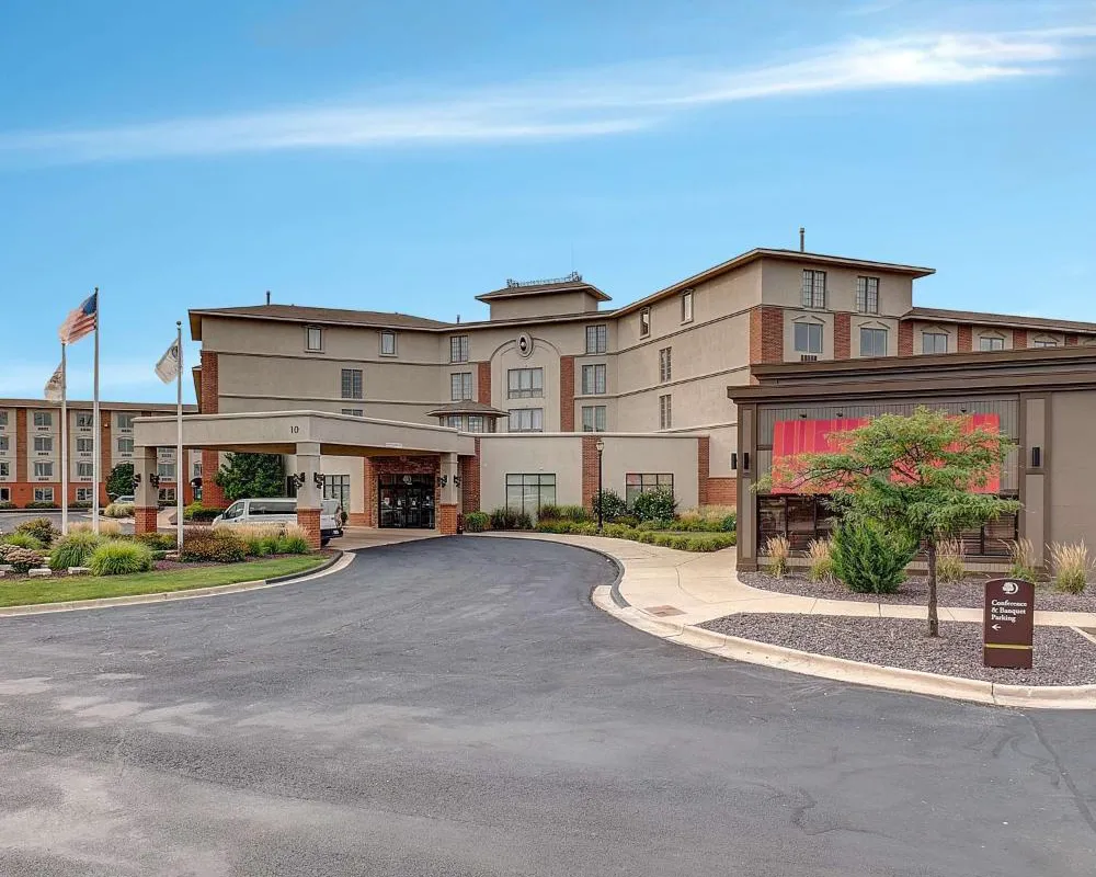 DoubleTree by Hilton Hotel Bloomington hotel hero