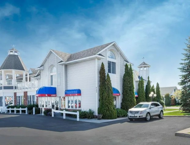 Ramada by Wyndham Mackinaw City Waterfront hotel detail image 1