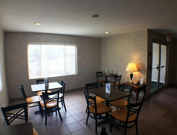 Super 8 by Wyndham Canandaigua hotel detail image 2