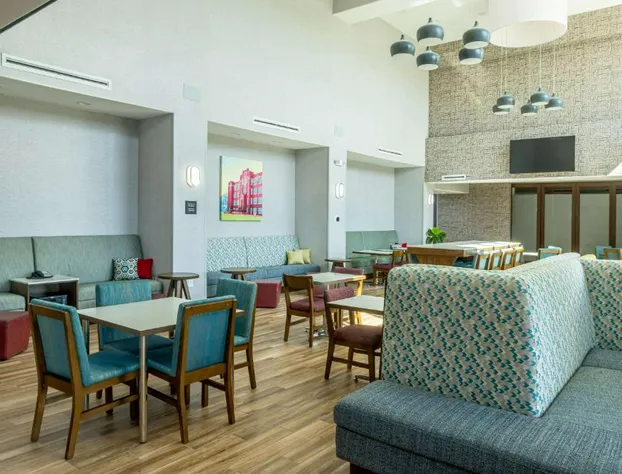 Hampton Inn & Suites Cleburne hotel detail image 3