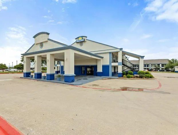 Days Inn by Wyndham McKinney hotel detail image 1