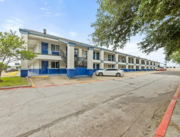 Days Inn by Wyndham McKinney hotel detail image 2