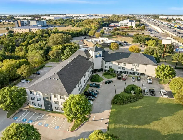 Days Inn & Suites by Wyndham DeSoto hotel detail image 3