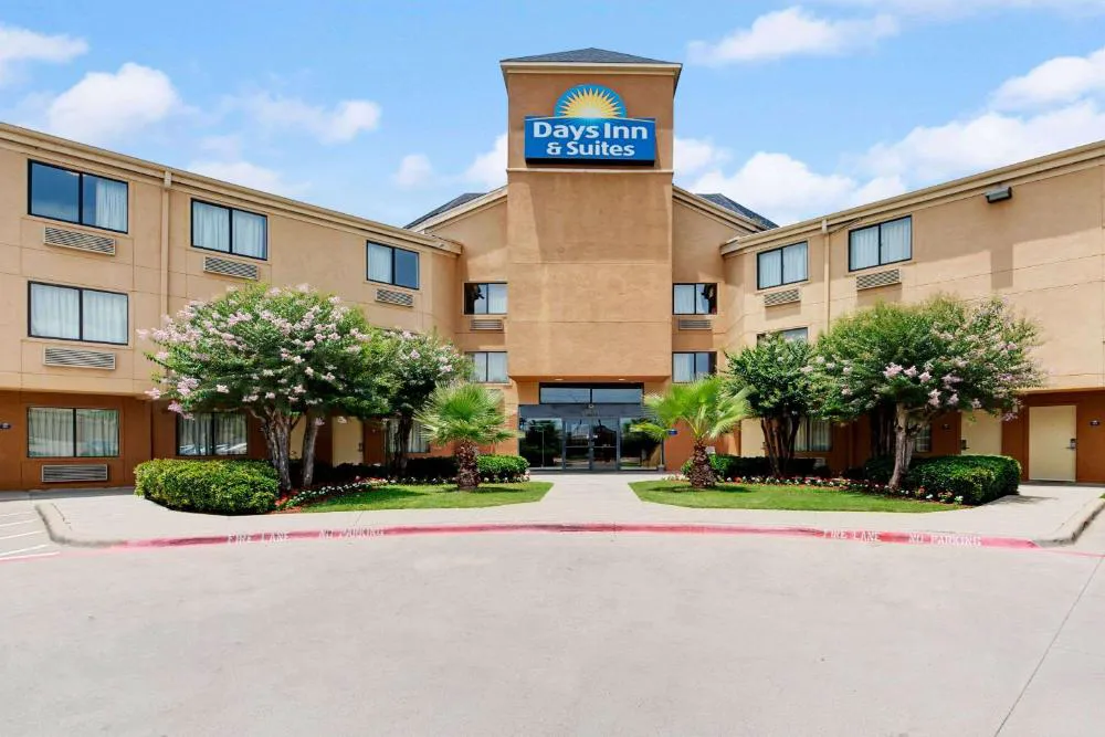 Days Inn & Suites by Wyndham DeSoto hotel hero