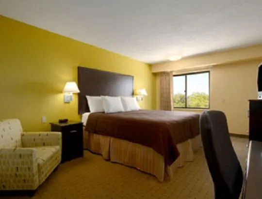 Days Inn & Suites by Wyndham DeSoto hotel detail image 3