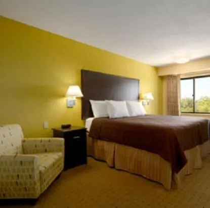 Days Inn & Suites by Wyndham DeSoto hotel detail image 4