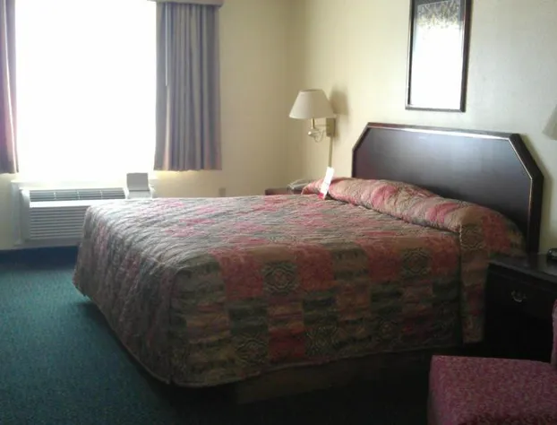 Super 8 by Wyndham Burleson Fort Worth Area hotel detail image 3