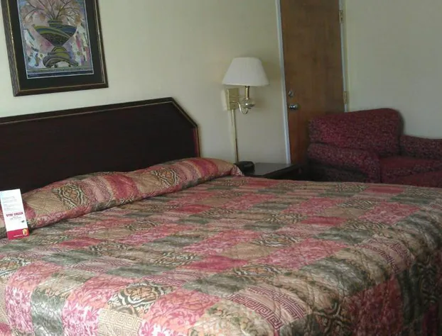 Super 8 by Wyndham Burleson Fort Worth Area hotel detail image 4